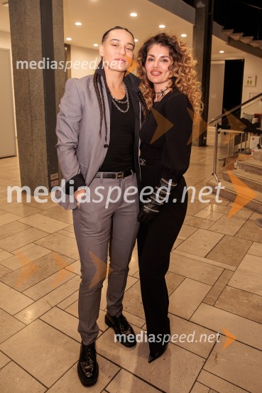  Mia Puhar Rodin - Masayah, pevka;  ... Na žaru z Ladom Bizovičarjem, Magnifico