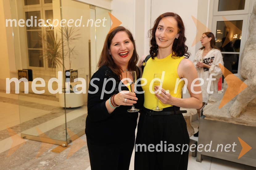  Ana Delin, pevka, Vox Arsana;  ... Frida, premiera baleta v SNG Maribor