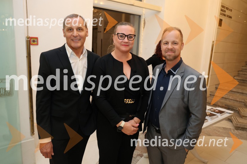  Danilo Rošker, direktor SNG Maribor;  Mirjana Sušnik;  Martin Sušnik, operni solistFrida, premiera baleta v SNG Maribor
