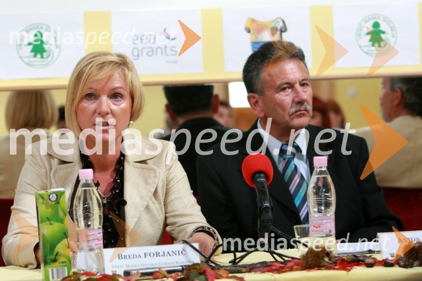 Breda Forjanič, ravnateljica vrtca Manka Golarja Gornja Radgona in Anton Kampuš, župan občine GornjaEnergetsko varčen vrtec Manka Golarja Gornja Radgona, novinarska konferenca in odprtje prenovljenega vrtca