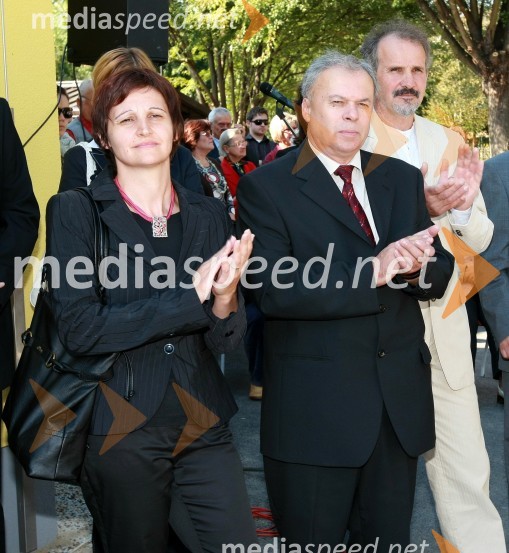 Dr. Tatjana Fulder, direktorica PORA (Podjetniška razvojna agencija) in Andrej Subašič, Občina Gornja RadgonaEnergetsko varčen vrtec Manka Golarja Gornja Radgona, novinarska konferenca in odprtje prenovljenega vrtca