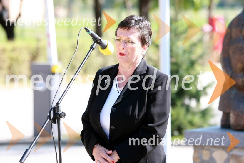 Božena Bratuž, predsednica Skupnosti vrtcev SlovenijeEnergetsko varčen vrtec Manka Golarja Gornja Radgona, novinarska konferenca in odprtje prenovljenega vrtca