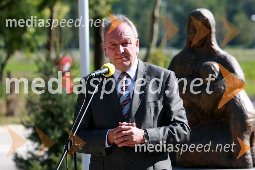 Dr. Rado Genorio, državni sekretar v Kabinetu predsednika Vlade Republike SlovenijeEnergetsko varčen vrtec Manka Golarja Gornja Radgona, novinarska konferenca in odprtje prenovljenega vrtca