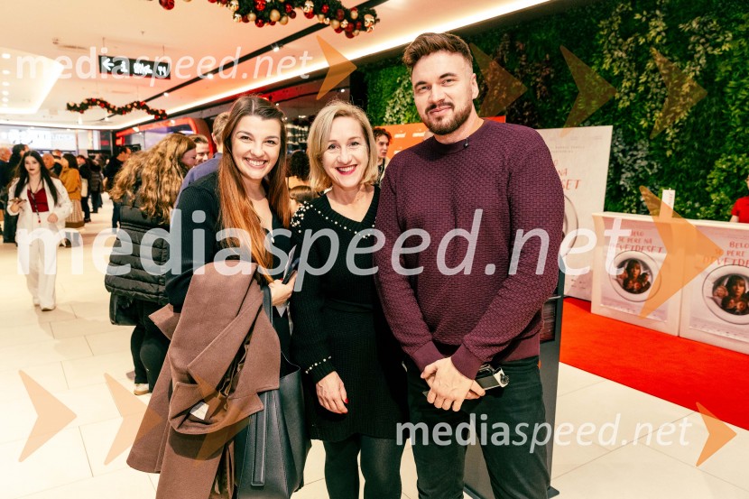  ... ;  ... ;  Robert Roškar, radijski voditeljBelo se pere na 90, premiera filma v Cineplexxu