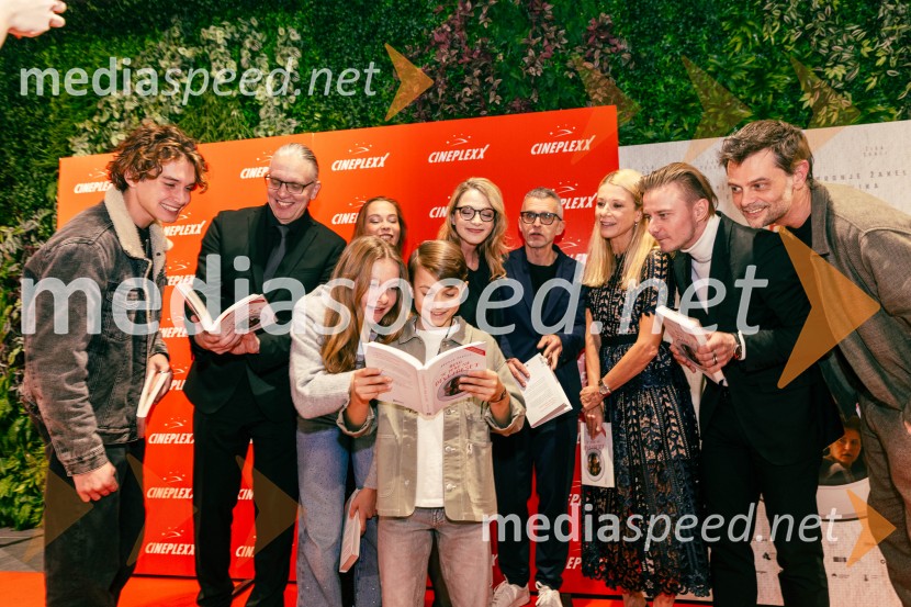  Žiga Šorli, igralec;  Marko  Naberšnik, režiser in scenarist;  Mei Rabič, igralka;  Lea Cok, igralka;  Jaka  Mehle, igralec;  Bronja Žakelj, pisateljica;  Aleš Pavlin, Perfo Production;  Tjaša  Železnik, igralka;  Jure Rajšp, igralec;  Luca CiutBelo se pere na 90, premiera filma v Cineplexxu