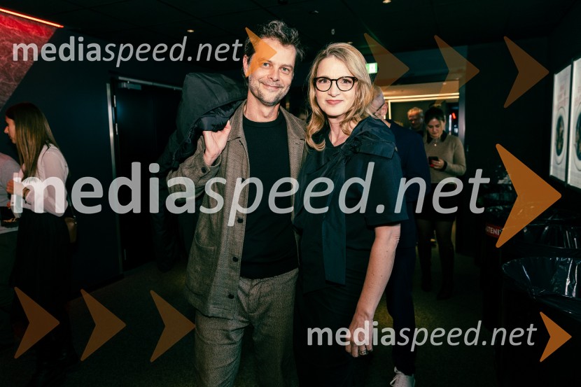  Luca Ciut;  Bronja Žakelj, pisateljicaBelo se pere na 90, premiera filma v Cineplexxu