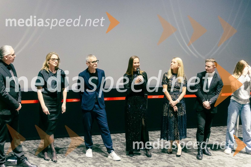  Marko  Naberšnik, režiser in scenarist;  Bronja Žakelj, pisateljica;  Aleš  Pavlin , Perfo production;  Lea Cok, igralka;  Tjaša  Železnik, igralka;  Jure Rajšp, igralec;  Mei Rabič, igralkaBelo se pere na 90, premiera filma v Cineplexxu