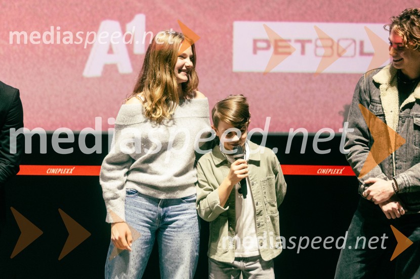  Mei Rabič, igralka;  Jaka  Mehle, igralec;  Žiga Šorli, igralecBelo se pere na 90, premiera filma v Cineplexxu