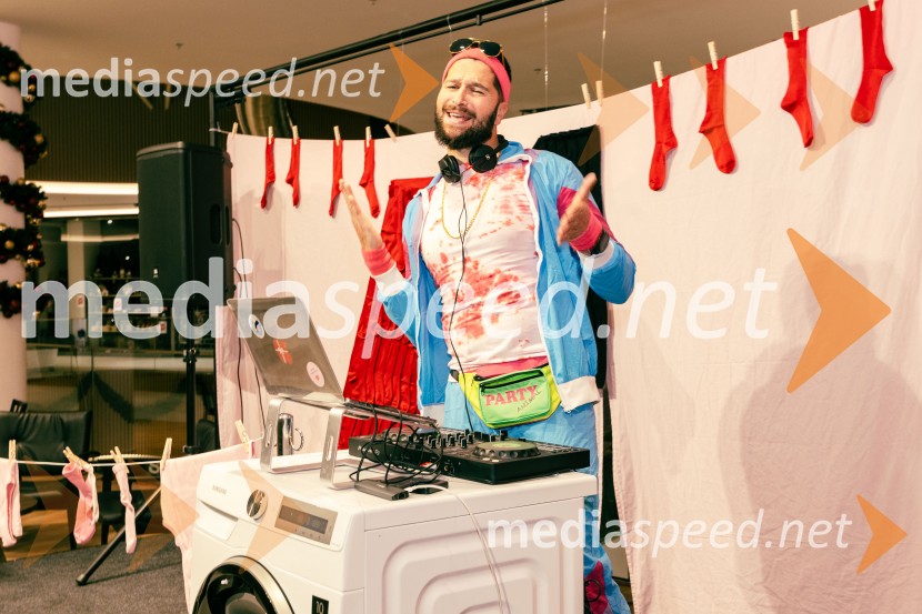  Uroš Bitenc, moderator, vplivnežBelo se pere na 90, premiera filma v Cineplexxu