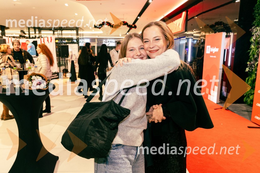  Mei Rabič, igralka;  Lea Cok, igralkaBelo se pere na 90, premiera filma v Cineplexxu