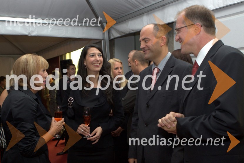 Edita Toplak, žena nekdanjega rektorja mariborske univerze Ludvika Toplaka, Petra Kancler, novinarka, Matej Bregant, Slowatch in Matjaž Šteblaj, SlowatchCartier, odprtje trgovine