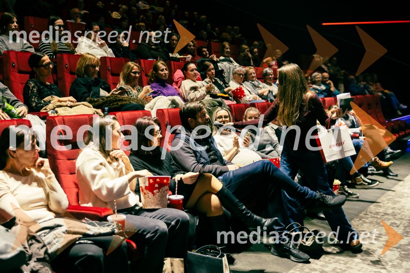 Ladies night, Belo se pere na devetdeset