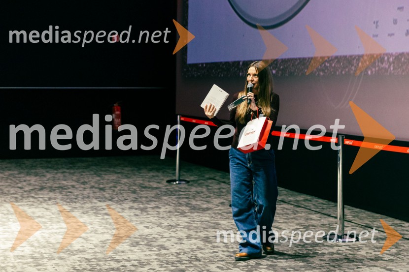 Ladies night, Belo se pere na devetdeset