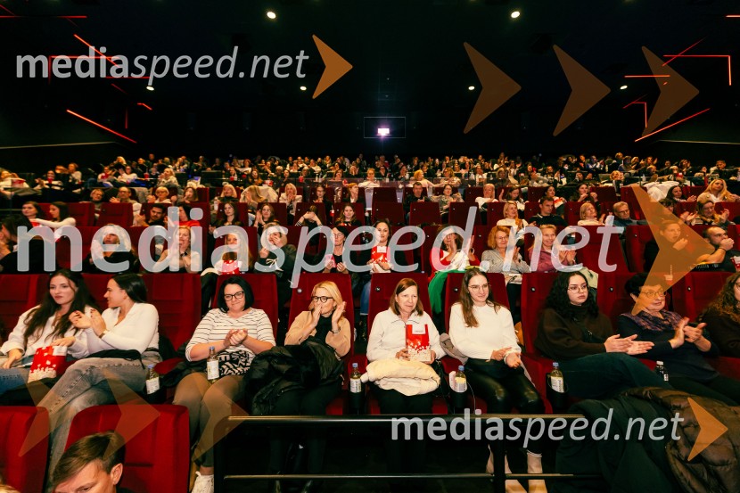 Ladies night, Belo se pere na devetdeset