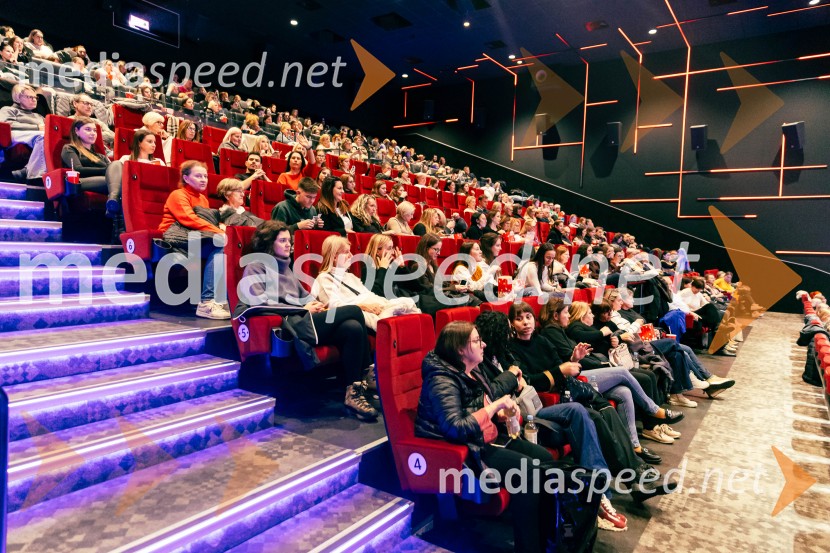 Ladies night, Belo se pere na devetdeset