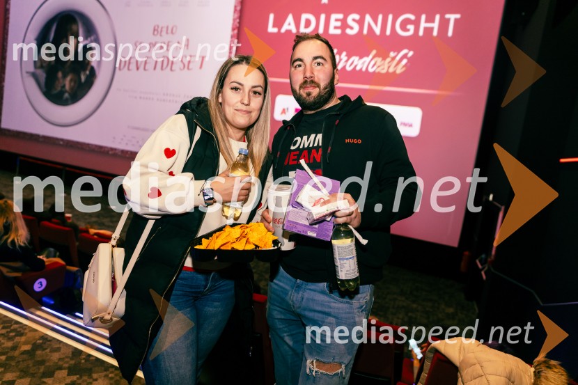 Ladies night, Belo se pere na devetdeset