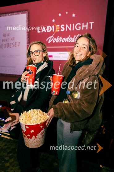 Ladies night, Belo se pere na devetdeset