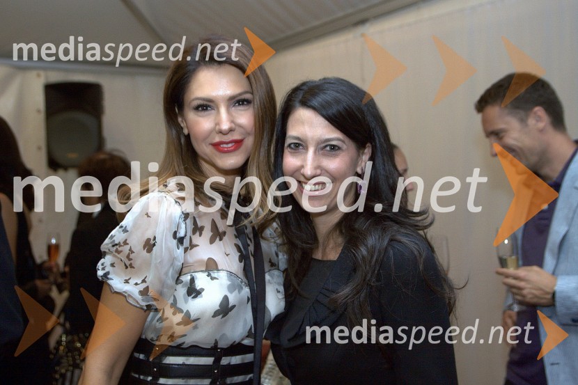 Ivana Šundov Hojan in Petra Kancler, novinarkaCartier, odprtje trgovine