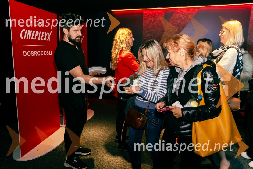 Ladies night, Belo se pere na devetdeset