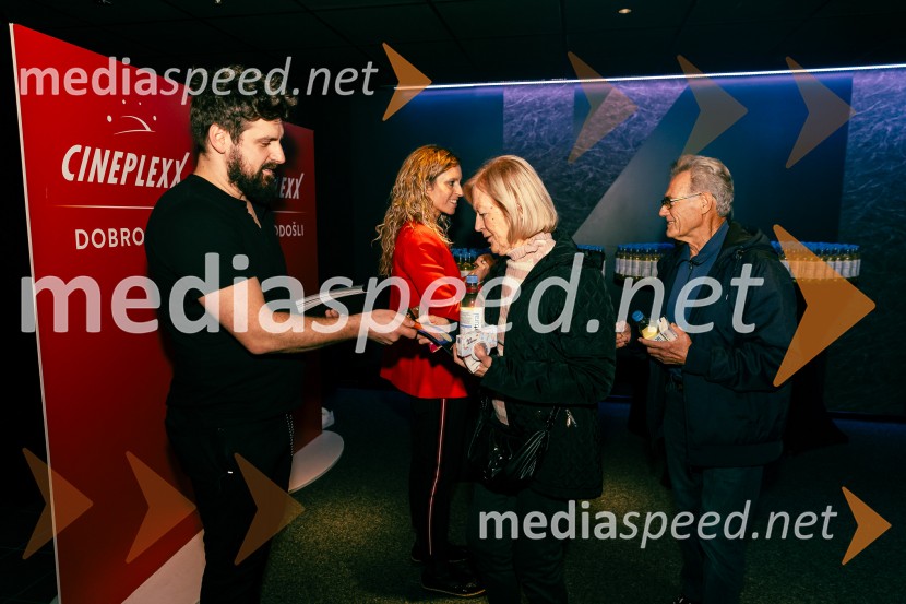 Ladies night, Belo se pere na devetdeset