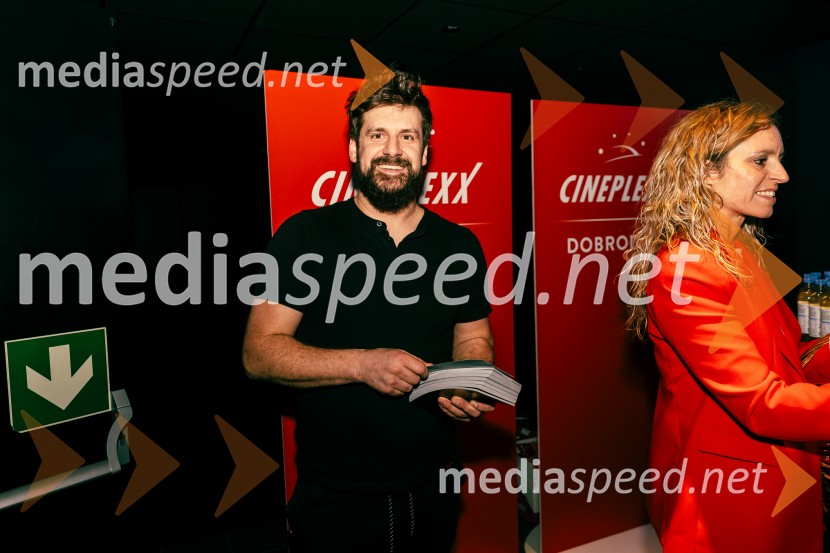 Ladies night, Belo se pere na devetdeset