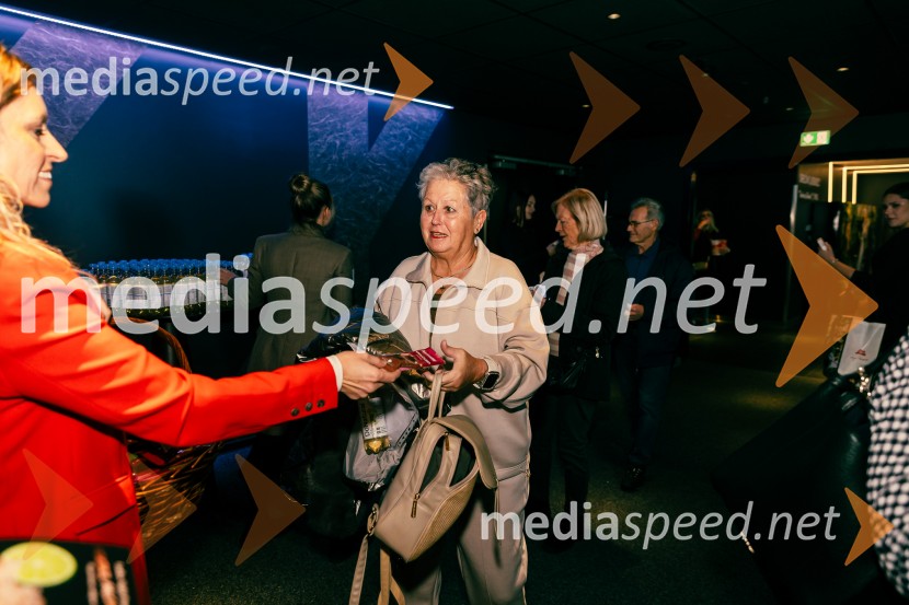 Ladies night, Belo se pere na devetdeset