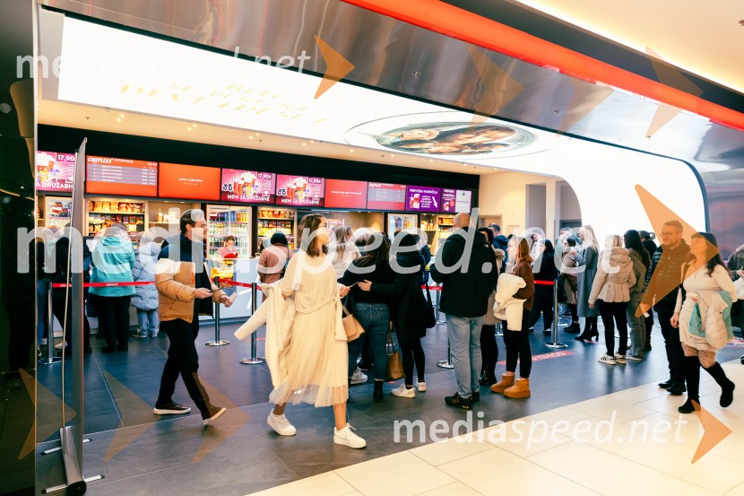 Ladies night, Belo se pere na devetdeset