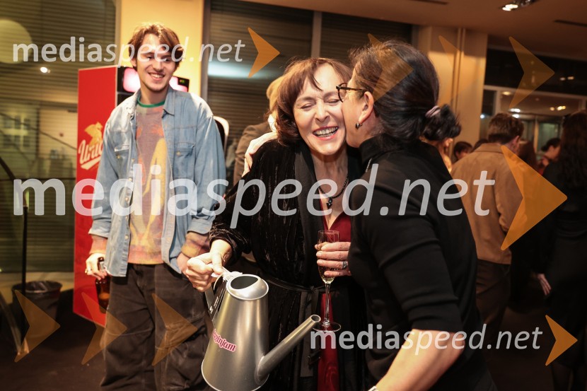  ... ;  Mirjam Korbar, igralkaIzginjanje, premiera drame Mestnega gledališča Ljubljana