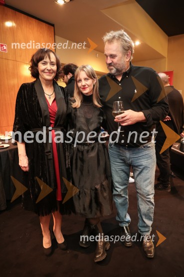  Mirjam Korbar, igralka;  Lena Hribar  Škrlec, igralka;  Lotos Vincenc Šparovec, igralecIzginjanje, premiera drame Mestnega gledališča Ljubljana