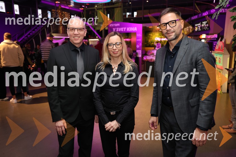  Marko  Naberšnik, režiser in scenarist;  Ksenija Arzenšek, pomočnica direktorja MARIBOX;  Stipe Jerić, direktor MariboxBelo se pere na 90, premiera Maribox