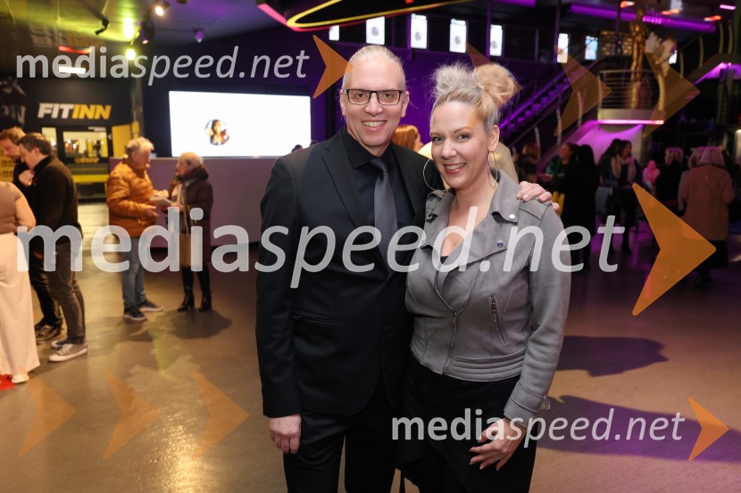  Marko  Naberšnik, režiser in scenarist;  Mateja Naberšnik, maskerkaBelo se pere na 90, premiera Maribox