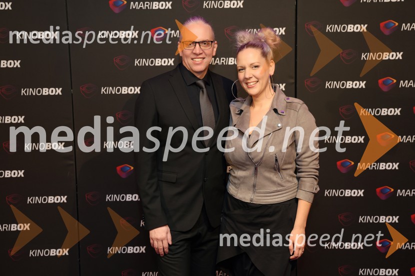  Marko  Naberšnik, režiser in scenarist;  Mateja Naberšnik, maskerkaBelo se pere na 90, premiera Maribox