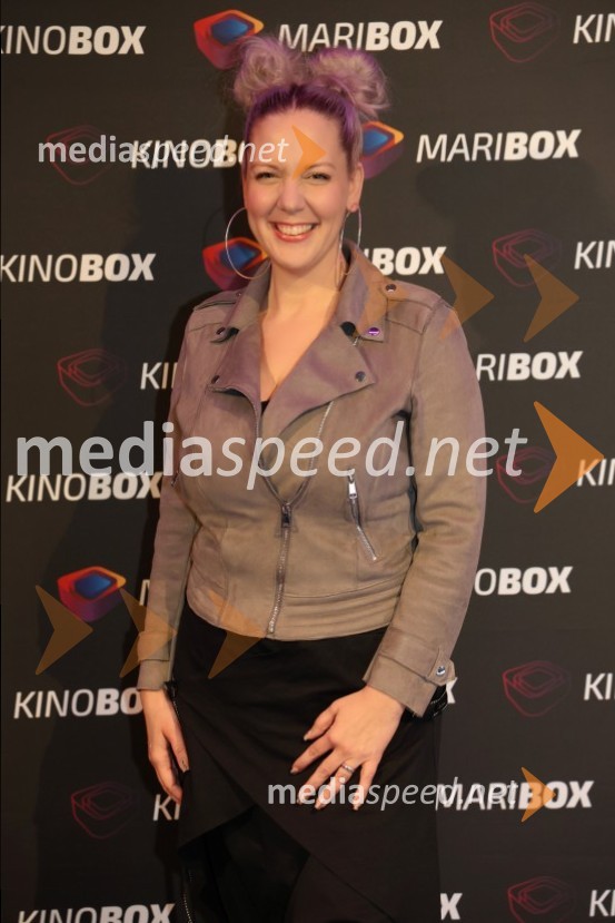  Mateja Naberšnik, maskerkaBelo se pere na 90, premiera Maribox