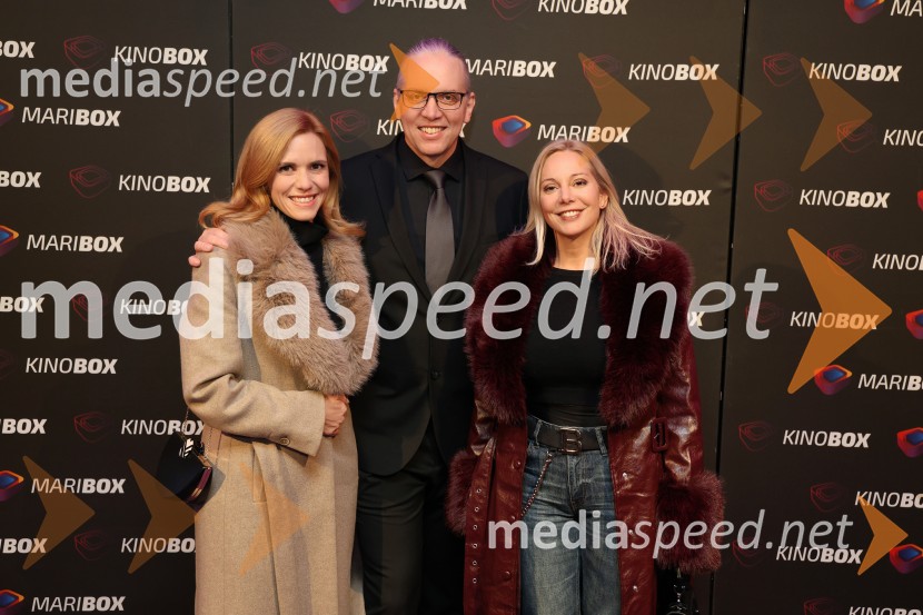  Katja Treer, voditeljica;  Marko  Naberšnik, režiser in scenarist;  Veronika Žajdela, voditeljicaBelo se pere na 90, premiera Maribox