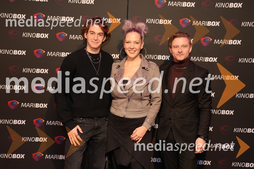  Žiga Šorli, igralec;  Mateja Naberšnik, maskerka;  Jure Rajšp, igralecBelo se pere na 90, premiera Maribox
