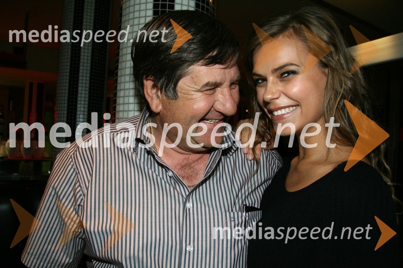 Rastko Ferk, Indrast d.o.o. in Tina Petelin, Miss Slovenije 2009Tina Petelin, Miss Slovenije 2009, družinska zabava ob lepotnem naslovu EKSKLUZIVNO