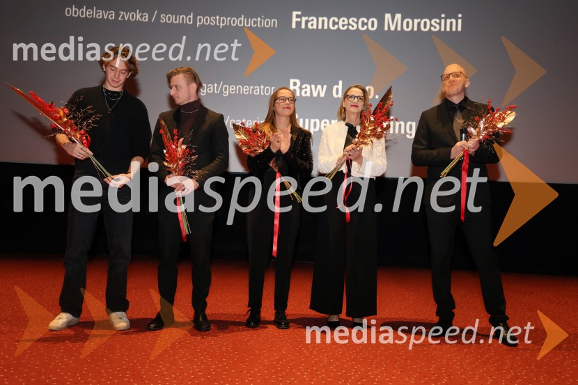  Žiga Šorli, igralec;  Jure Rajšp, igralec;  Lea Cok, igralka;  Bronja Žakelj, pisateljica;  Marko  Naberšnik, režiser in scenaristBelo se pere na 90, premiera Maribox