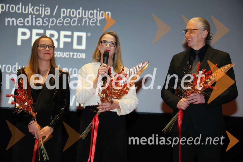  Lea Cok, igralka;  Bronja Žakelj, pisateljica;  Marko  Naberšnik, režiser in scenaristBelo se pere na 90, premiera Maribox