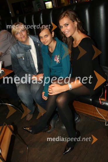 Tina Petelin, Miss Slovenije 2009, mama ... in sestra ...Tina Petelin, Miss Slovenije 2009, družinska zabava ob lepotnem naslovu EKSKLUZIVNO