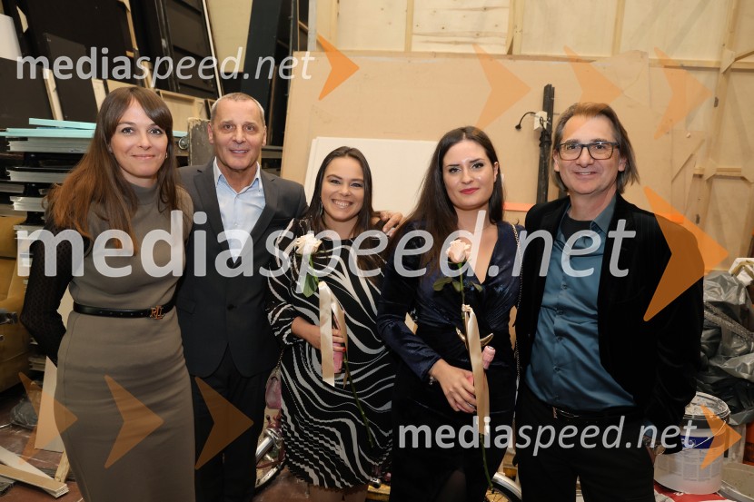  Špela Lešnik, producentka Drame SNG Maribor;  Danilo Rošker, direktor SNG Maribor;  Mojca Marič, lektorica;  Hana Podjed, pomočnica lektorice;  Ivo Boscarol, podjetnik, generalni direktor Pipistrel d.o.o.Gospa ministrica, klasična komedija SNG Maribor