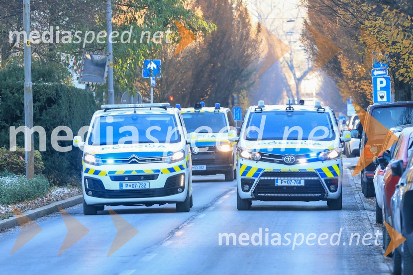 Policijsko voziloDerbi v Ljudskem vrtu: Maribor in Olimpija brez zmagovalca pred 9.000 navijači
