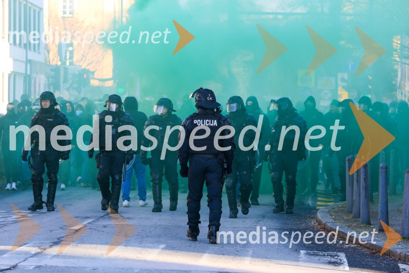 Navijaška skupinaDerbi v Ljudskem vrtu: Maribor in Olimpija brez zmagovalca pred 9.000 navijači