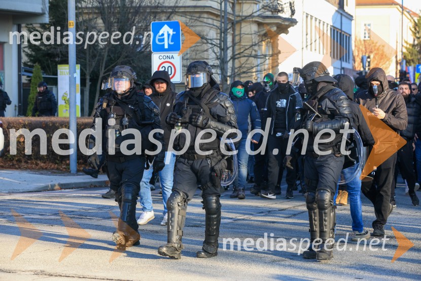 Derbi v Ljudskem vrtu: Maribor in Olimpija brez zmagovalca pred 9.000 navijači