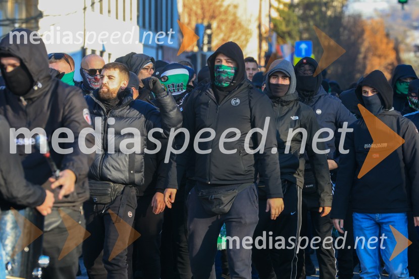Navijaška skupina Green Dragons.Derbi v Ljudskem vrtu: Maribor in Olimpija brez zmagovalca pred 9.000 navijači