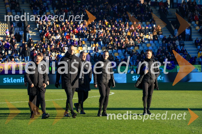 Trenerski štab Nk Maribor.Derbi v Ljudskem vrtu: Maribor in Olimpija brez zmagovalca pred 9.000 navijači