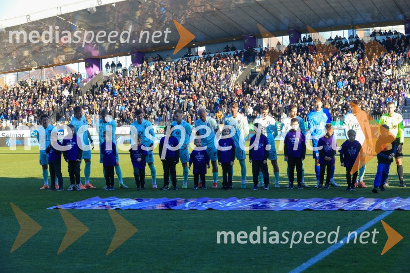 Prva postava Nk Olimpije.Derbi v Ljudskem vrtu: Maribor in Olimpija brez zmagovalca pred 9.000 navijači