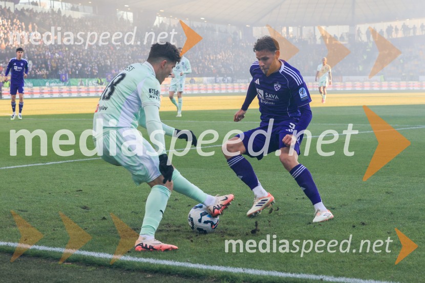 Potek tekme.Derbi v Ljudskem vrtu: Maribor in Olimpija brez zmagovalca pred 9.000 navijači