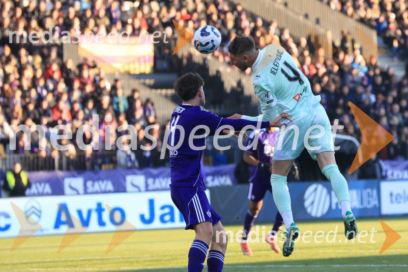 Borba za žogo igralcev.Derbi v Ljudskem vrtu: Maribor in Olimpija brez zmagovalca pred 9.000 navijači