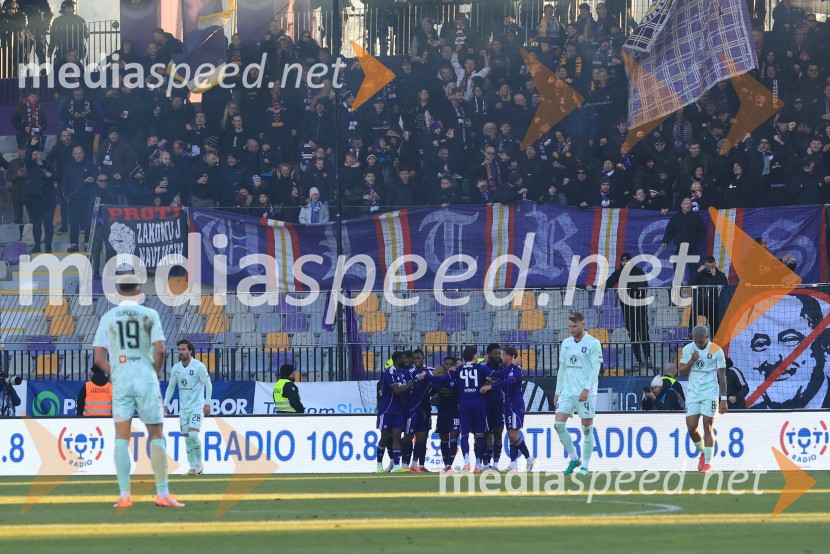 Derbi v Ljudskem vrtu: Maribor in Olimpija brez zmagovalca pred 9.000 navijači