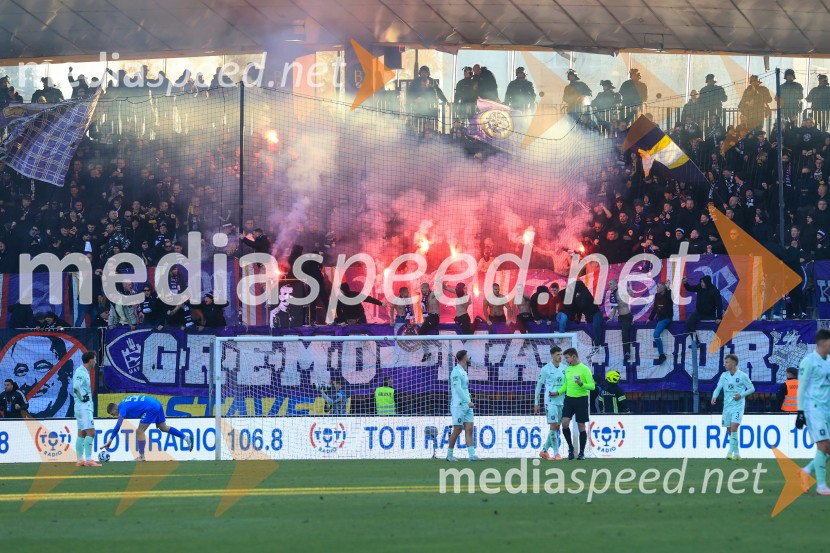 Derbi v Ljudskem vrtu: Maribor in Olimpija brez zmagovalca pred 9.000 navijači